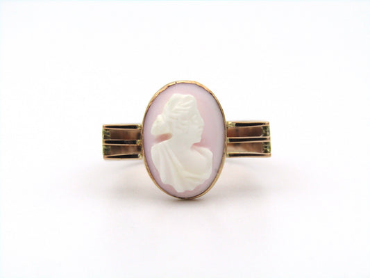 9K gold cameo ring.