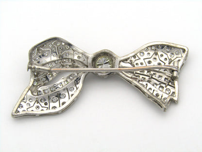 Platinum and diamonds Art Deco brooch.