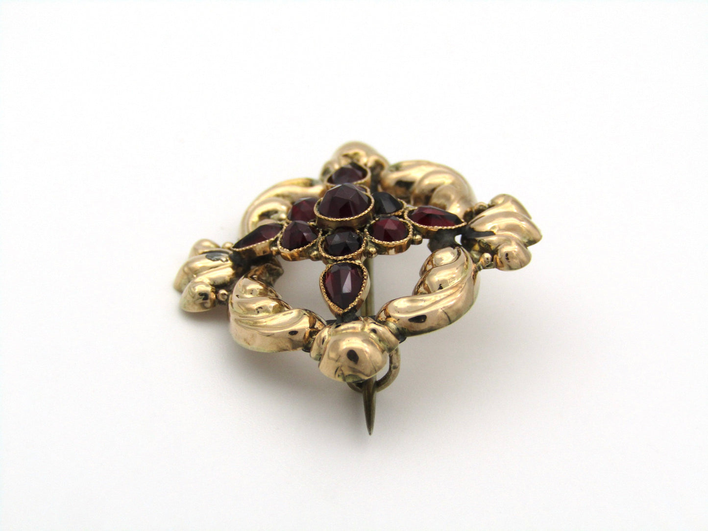 9K gold red glass Victorian brooch.