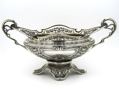 Art Nouveau silver centrepiece by Walker & Hall, Sheffield, 1907.