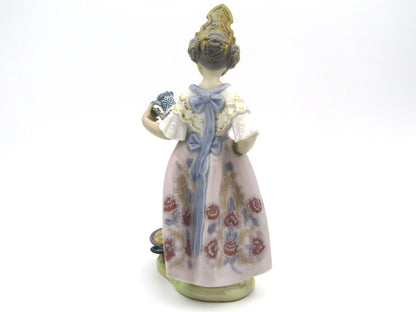 Lladro "Making Paella" figurine.