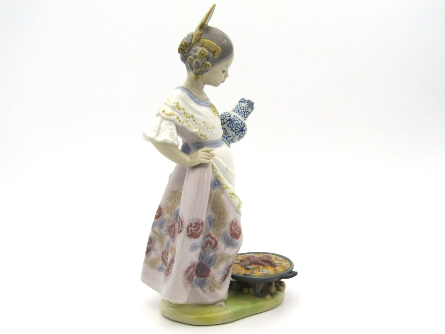 Lladro "Making Paella" figurine.