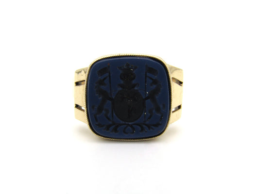 9K gold Art Deco family crest signet ring.