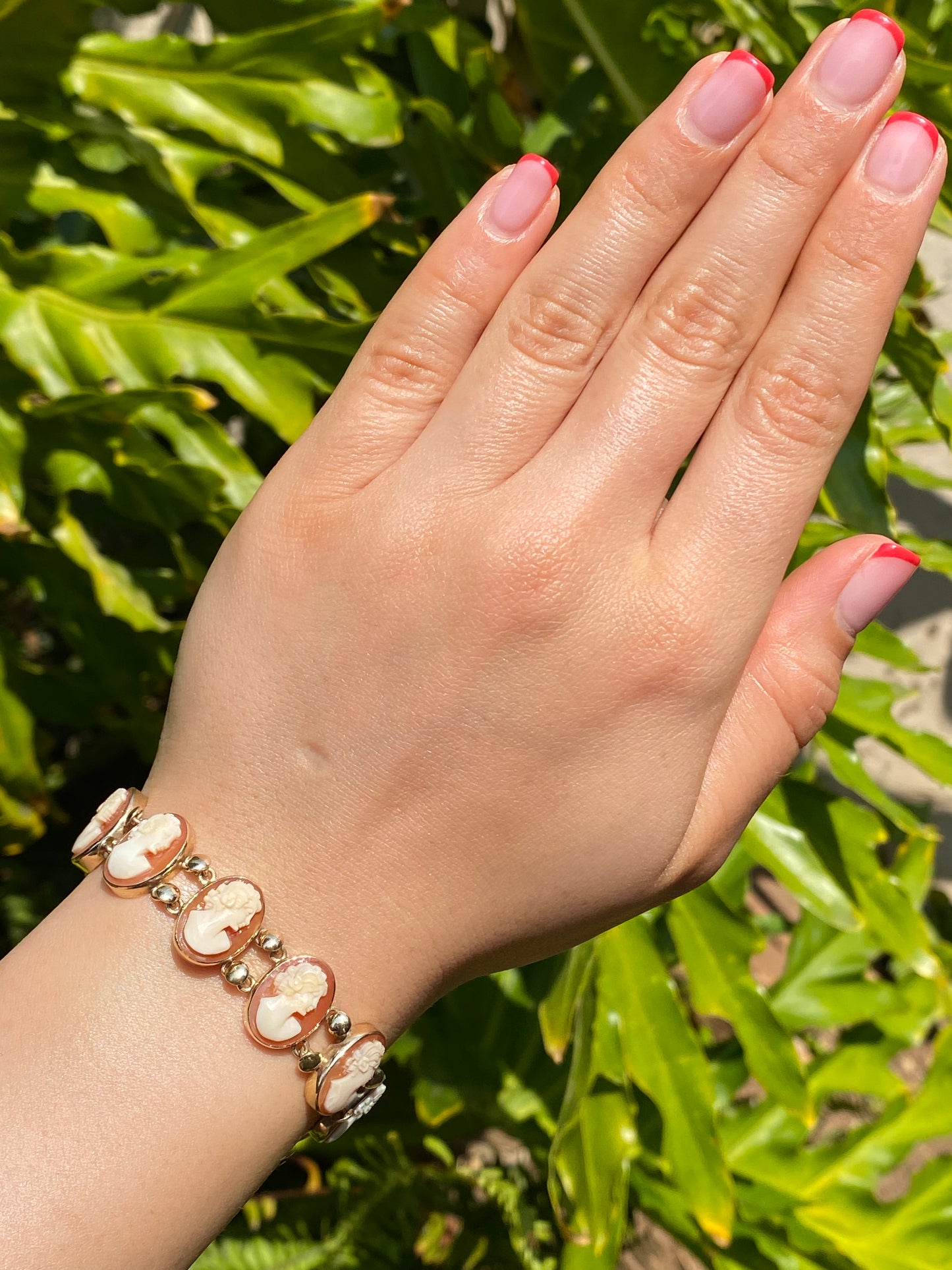 14K gold shell cameo bracelet.